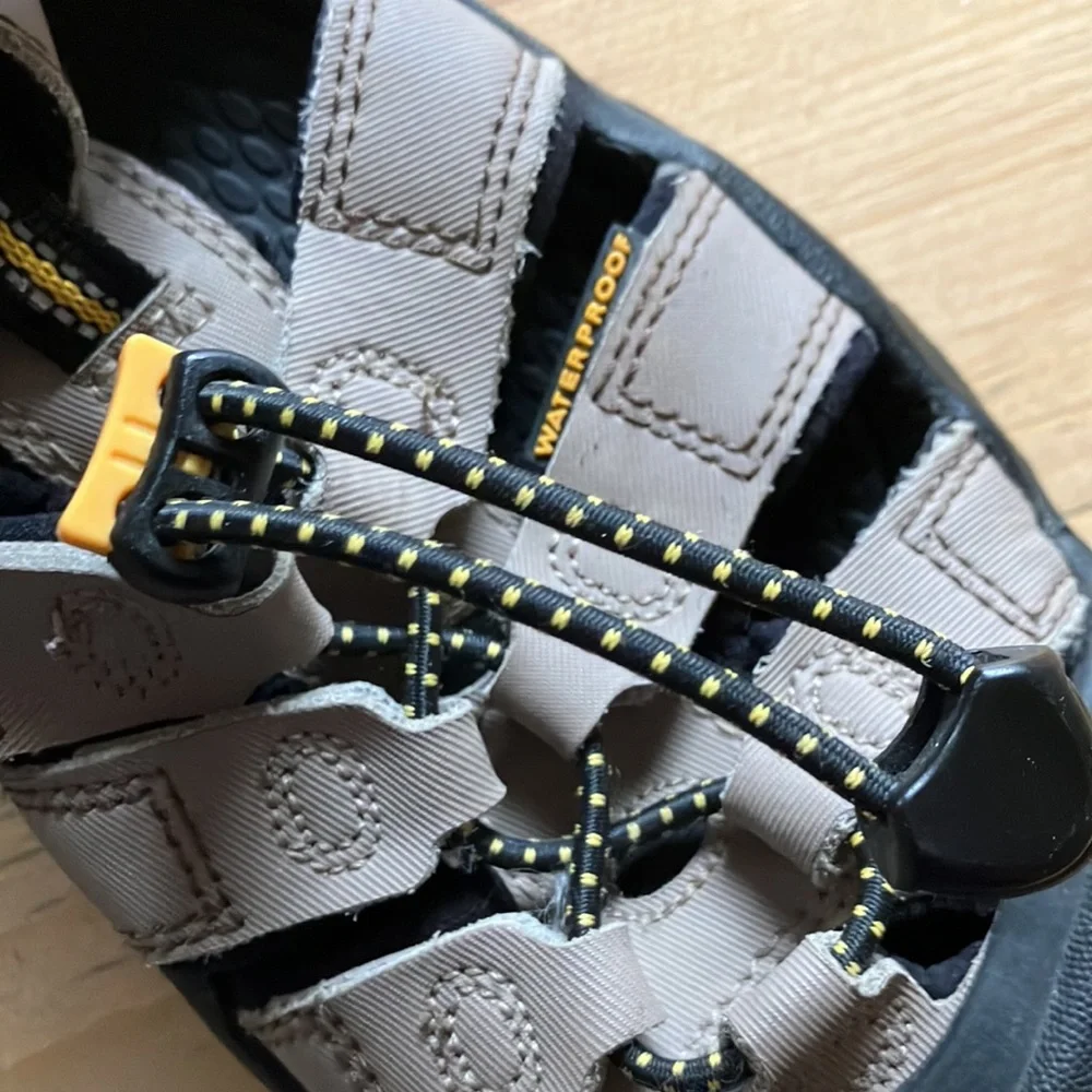 Keen Newport Sandals Youth Boys Size 4